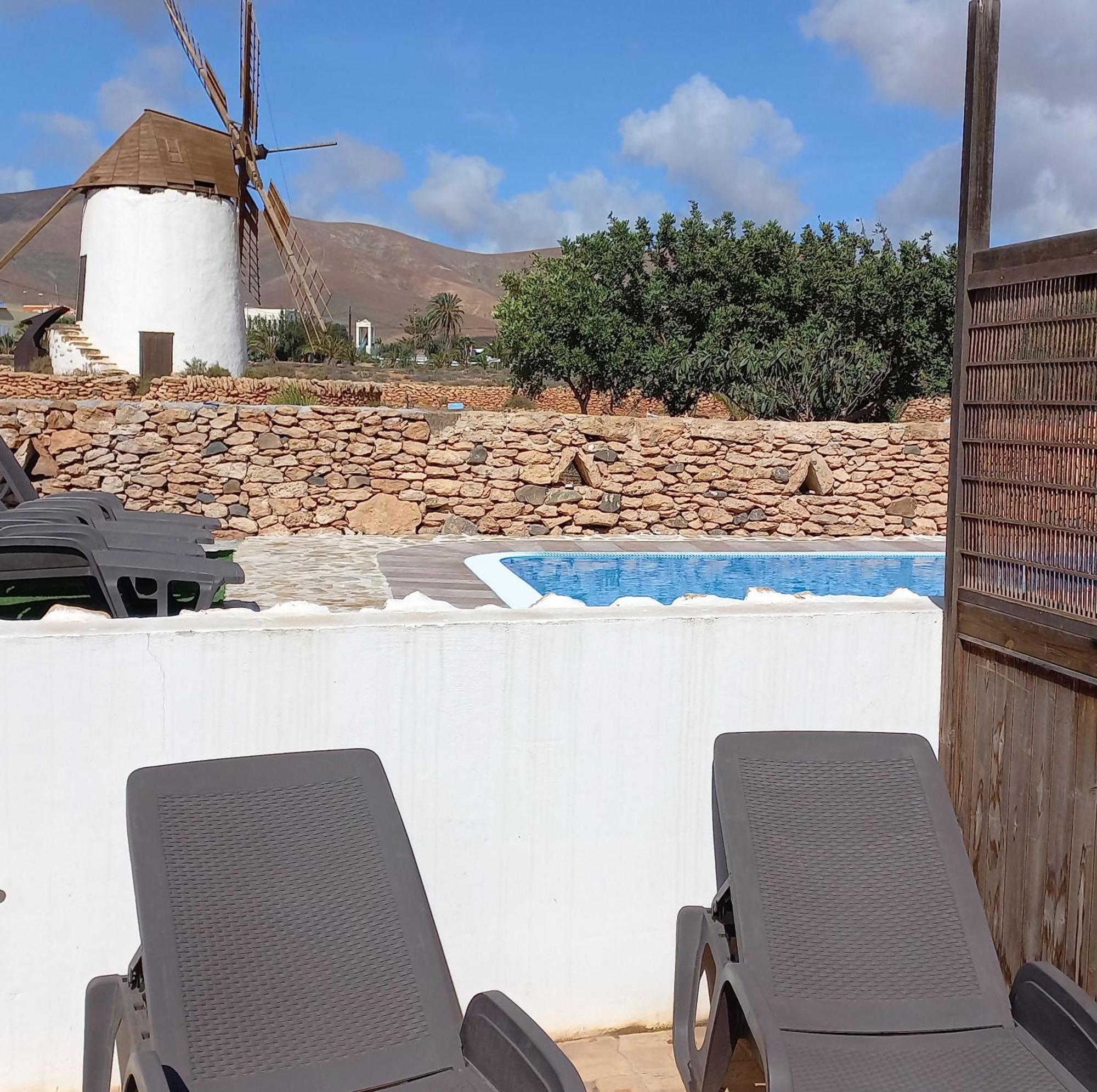 Encantadora Casita Con Molino Y Piscina Antigua  Exteriér fotografie