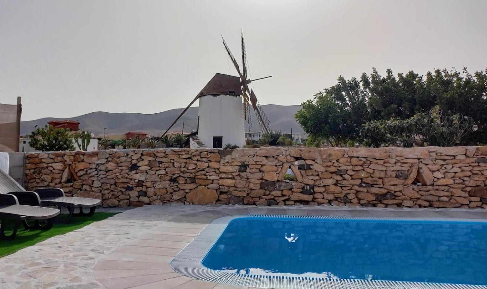 Encantadora Casita Con Molino Y Piscina Antigua  Exteriér fotografie